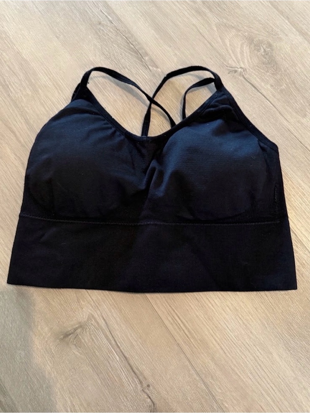 Woman’s black sports bra size small new like excellent condition.